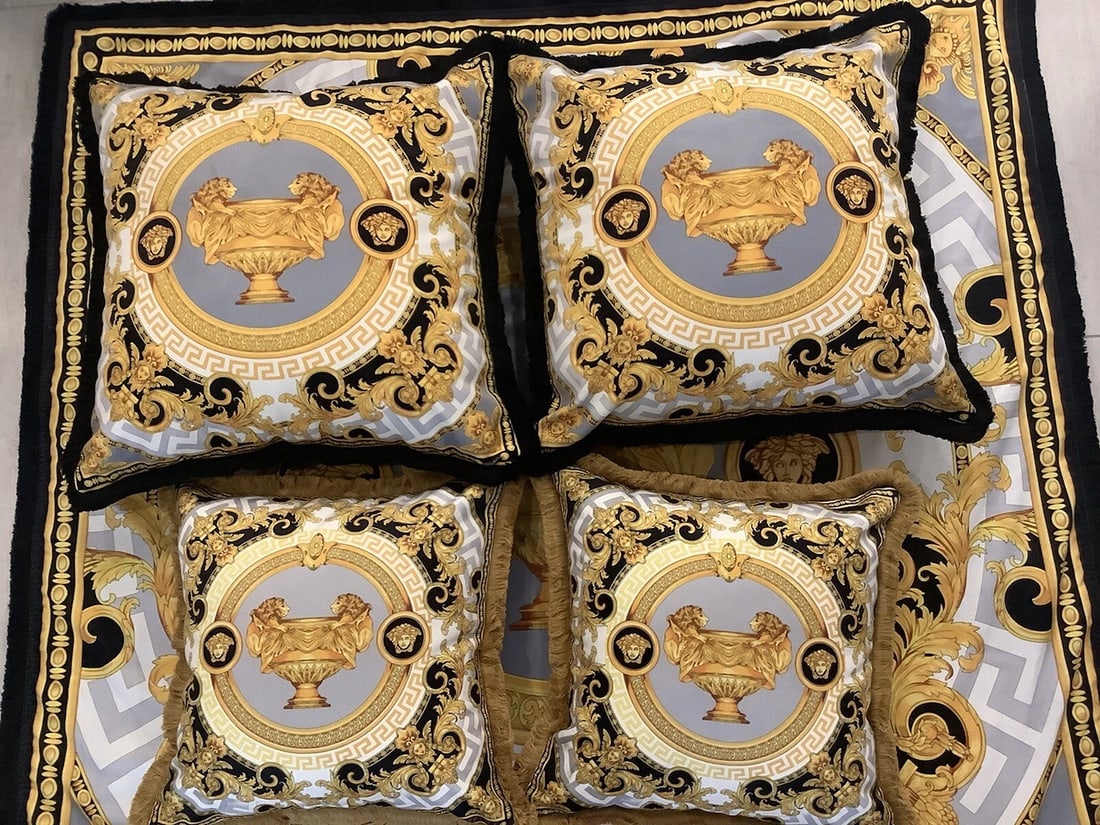 CUSTOM MADE VERSACE LION AND URN VELVET SET OF 4 SzS 18??18?? AND 28??28??XL (1 of 12)