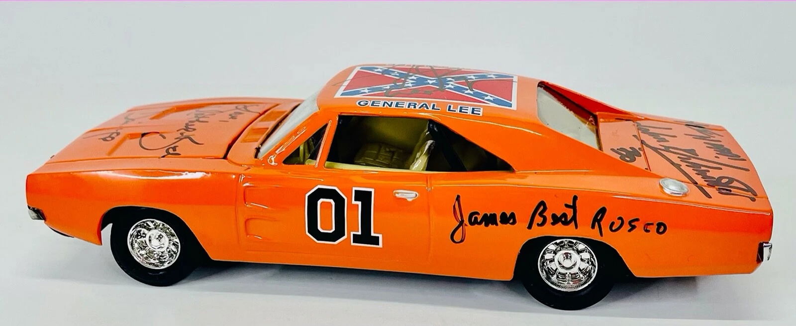 WOPAT BACH SCHNEIDER JONES HURST SHROYER BEST Signed 1:25 Dukes of Hazzard JSA: Modified Item: No,Original/Reproduction: Original,Object Type: Figure,Signed by: Catherine Bach Tom Wopat John Schneider Ben Jones,Autograph Authentication: James Spence (JSA),Industry: