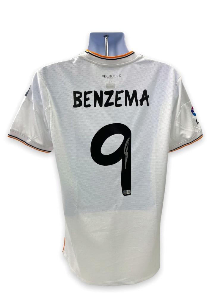 Karim Benzema Signed Real Madrid Jersey (Beckett COA): Karim Benzema Signed Real Madrid Jersey (Beckett COA)