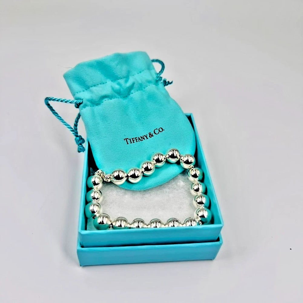 Tiffany & Co. Sterling Silver Hardwear 10mm Bead Ball Bracelet - SIZE 7": Condition: Pre-owned - Good,Shape: Round,Closure: Ball,Color: Silver,Charm Type: Bead,Main Stone Color: Silver,Material: sterling,Item Length: 7 in,Metal: Silver,Main Stone: No Stone,Brand: Tiffany &