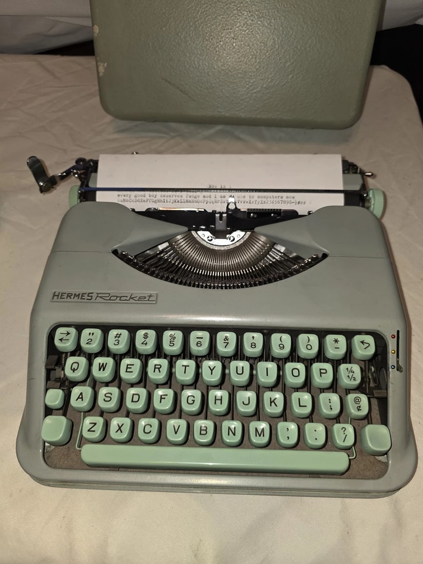Vintage Hermes Rocket Typewiter With Case (1 of 7)