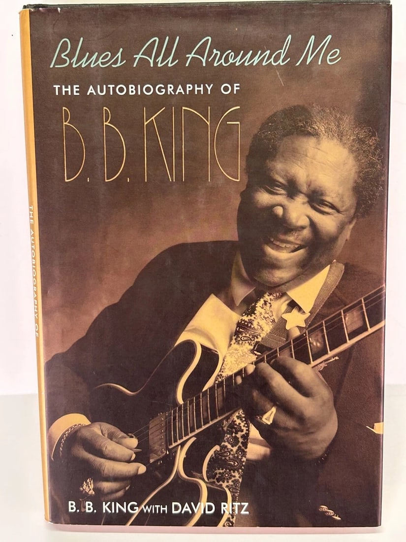 B.B. KING Signed Autograph Book "Blues All Around Me" JSA COA (1 of 6)