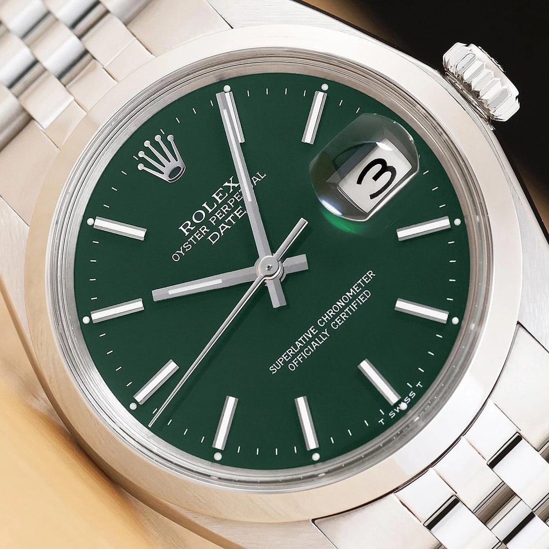 ROLEX OYSTER PERPETUAL DATE 1500 STAINLESS STEEL GREEN DIAL 34MM AUTOMATIC WATCH: Condition: Pre-owned - Good,Bezel Color: Silver,Max Wrist Size: 7.26-7.5 in,Number of Jewels: 26 Jewels,Indices: Stick Indexes, 12-Hour Dial,Bezel: Rolex Stainless Steel Smooth Bezel,Case Thickness: 1