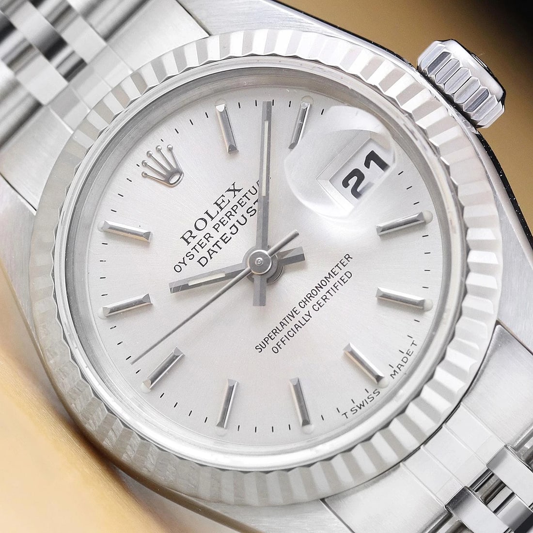 ROLEX LADIES DATEJUST 69174 SILVER DIAL 18K WHITE GOLD STAINLESS STEEL WATCH: Condition: Pre-owned - Good,Bezel Color: Silver,Max Wrist Size: 6.26-6.75 in,Number of Jewels: 29 Jewels,Indices: Stick Indexes, 12-Hour Dial,Band: Rolex Stainless Steel Jubilee Bracelet,Bezel: Rolex