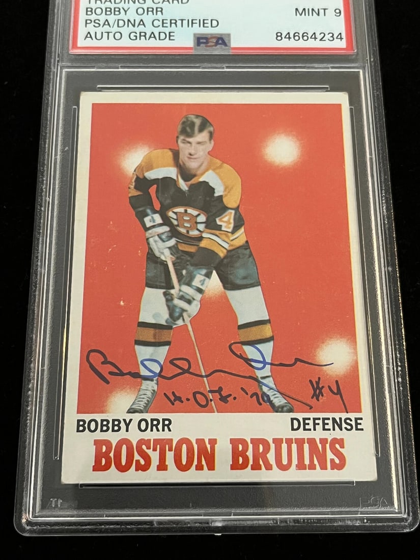 Bobby Orr signed 1970 Topps Card #3 PSA DNA Slabbed Inscribed HOF Auto 9: Condition: Ungraded - Excellent: Not in original packaging or professionally graded ,Professional Grader: Professional Sports Authenticator (PSA),Autographed: Yes,League: National Hockey League (NHL),