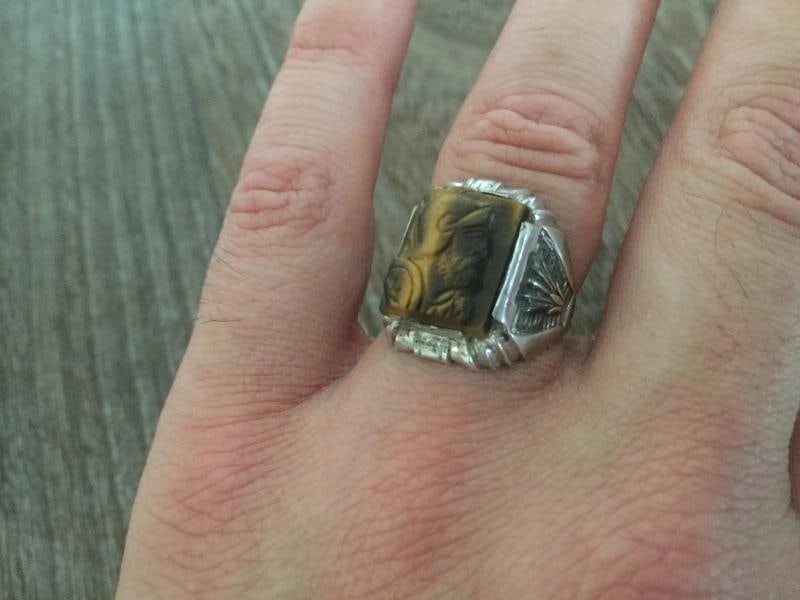 VINTAGE ART DECO STERLING SILVER TIGERS EYE INTAGLIO SOLDIER MENS RING SZ.8.5 - 11