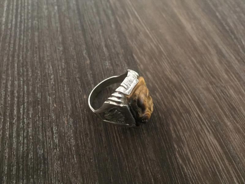 VINTAGE ART DECO STERLING SILVER TIGERS EYE INTAGLIO SOLDIER MENS RING SZ.8.5 - 6