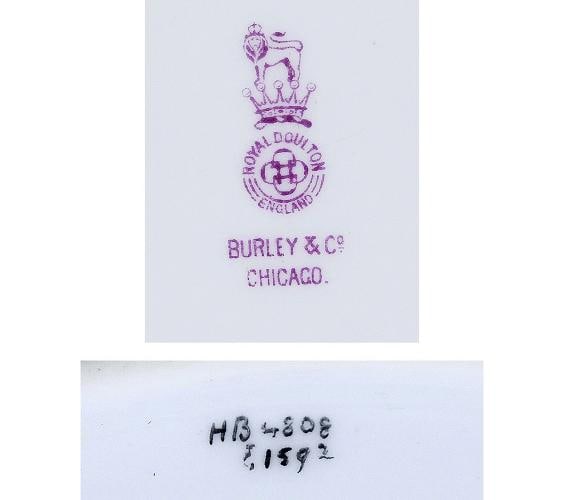 12 c1920 English Porcelain Royal Doulton Gilt Dinner Plates - 4