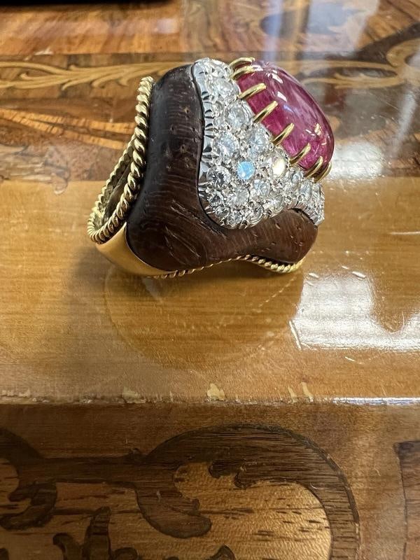 VINTAGE 18k Yellow Gold, Wood, Diamond & Ruby Cocktail Ring Vintage 1970s - 8