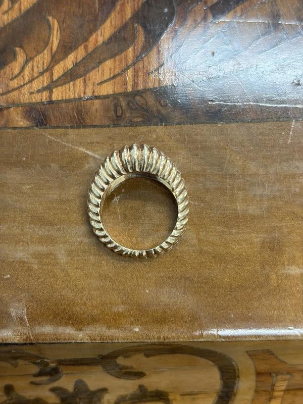 TIFFANY & CO. Retro 1950s 14k Yellow Gold Scalloped Ring - 2