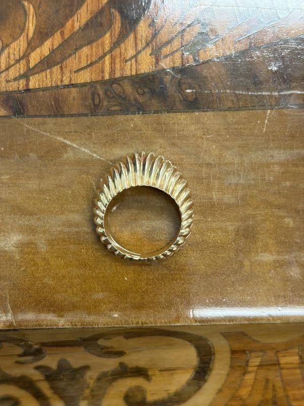 TIFFANY & CO. Retro 1950s 14k Yellow Gold Scalloped Ring - 3