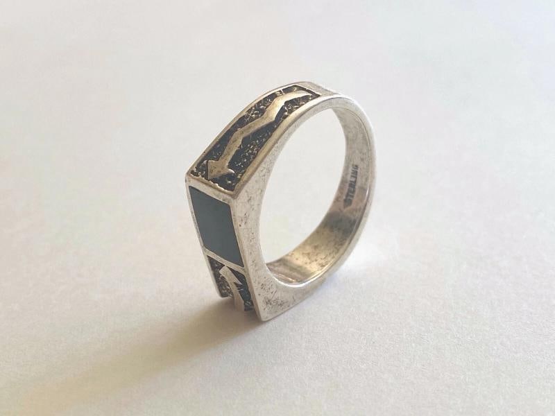 1980'S RARE STERLING SILVER NEW WAVE LIGHTNING BOLT ARROWS ONYX MENS RING SZ.11 - 7