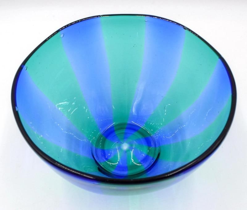 Venini Fulvio Bianconi Art Glass Bowl - Green - Blue 3 Line Signature - 4