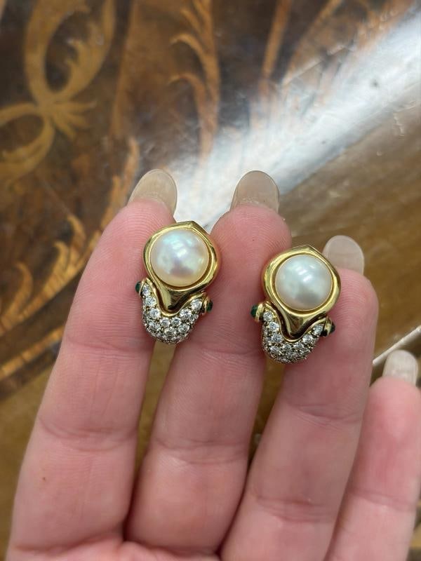 BVLGARI ITALY 18k Yellow Gold, Pearl, Diamond & Cabochon Emerald Earrings 1980s - 3