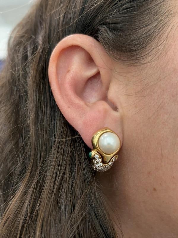 BVLGARI ITALY 18k Yellow Gold, Pearl, Diamond & Cabochon Emerald Earrings 1980s - 6