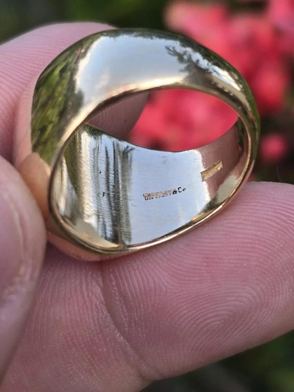 TIFFANY & CO. Vintage 1960s 14k Yellow Gold Signet Ring w/Pouch Rare - 6