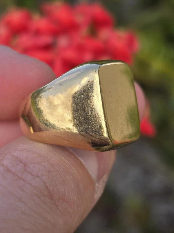 TIFFANY & CO. Vintage 1960s 14k Yellow Gold Signet Ring w/Pouch Rare - 8