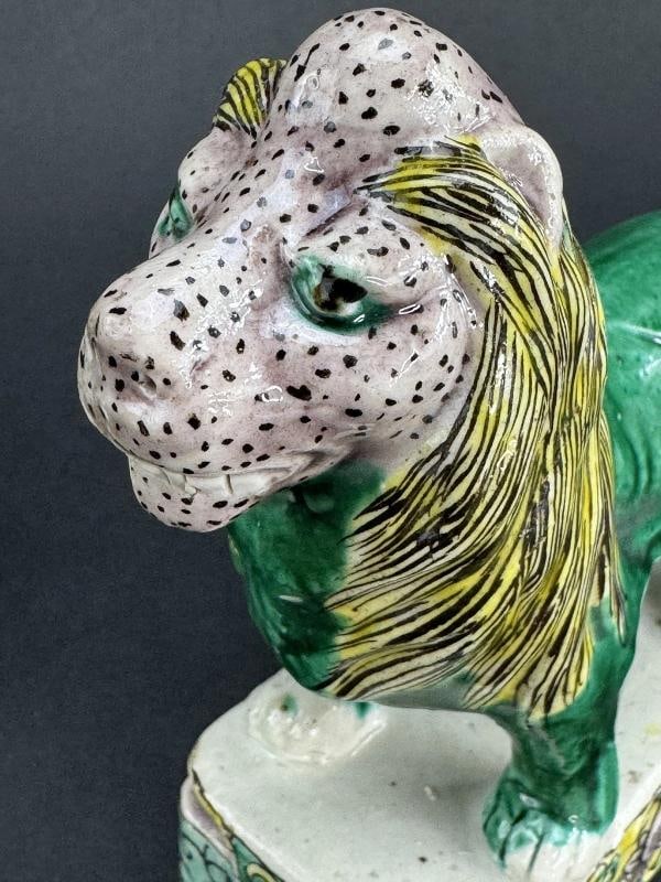 Lovely Pair Chinese Qing Sancai 3 Color Green Glaze Lion Statue Figurines - 10