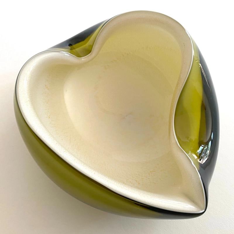 MODERNIST BARBINI MURANO ART GLASS OLIVE GREEN GOLD LEAF SOMMERSO HEART BOWL (1 of 12)