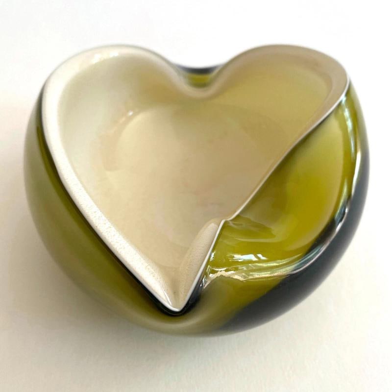 MODERNIST BARBINI MURANO ART GLASS OLIVE GREEN GOLD LEAF SOMMERSO HEART BOWL - 5