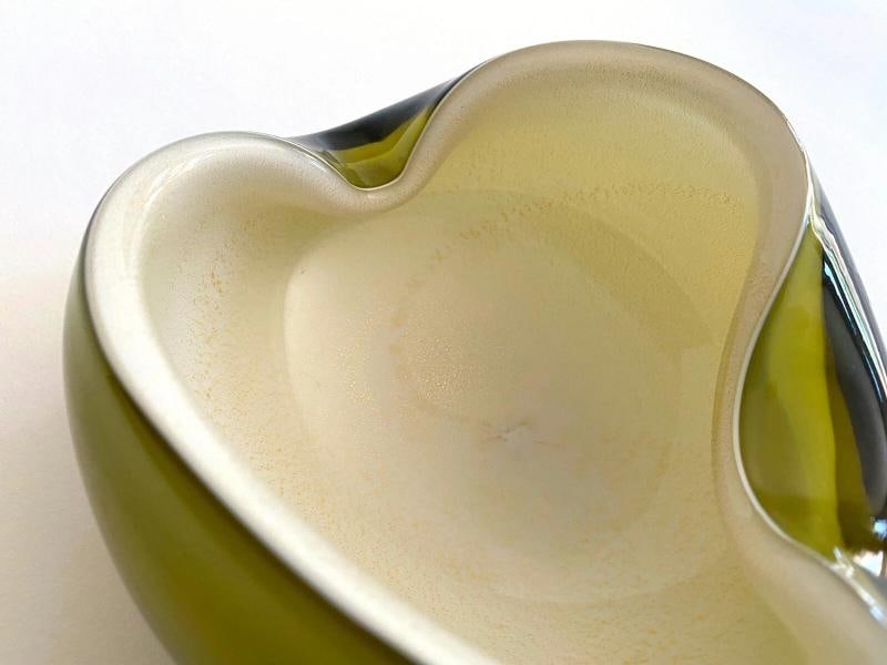 MODERNIST BARBINI MURANO ART GLASS OLIVE GREEN GOLD LEAF SOMMERSO HEART BOWL - 8