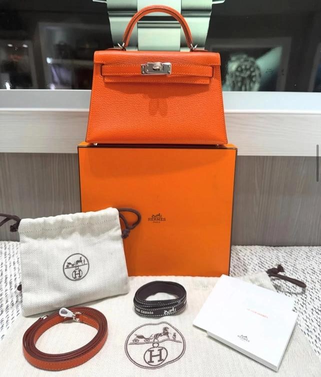 Unworn Hermes Mini Kelly 20 Verso Feu Orange Chevre Mysore Palladium Y Stamp: Condition: New with tags: This item is brand new and has never been used. It still has the original tags and/or original packaging. ,Pattern: Solid,Shape: Rectangle,Closure: Turn Lock,Character: