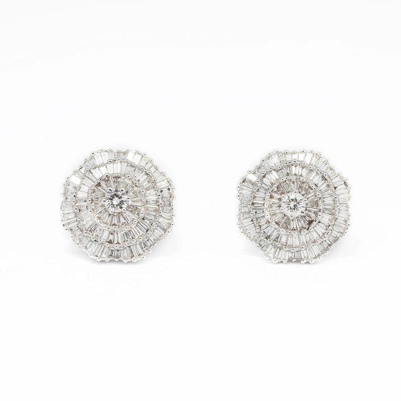Diamond Earring with 6.25Carat FVVS1 Diamond 18K White Gold 12.3grams: Condition: Pre-owned - Good: This item has been gently used but is in good condition. It might have a few signs of wear, like light scratches or tarnishing. All imperfections should be shown and