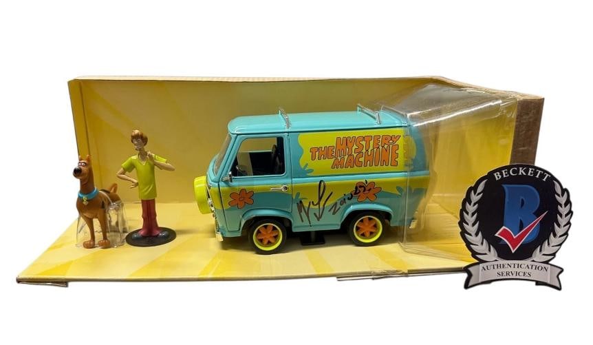 MATTHEW LILLARD AUTO SIGNED SCOOBY-DOO MYSTERY MACHINE VAN BAS BECKETT: Industry: Movies,Personalize: No,Movie: Scooby-Doo,Signed by: MATTHEW LILLARD,Signed: Yes,Autograph Authentication: Beckett,Original/Reproduction: Original,Country of Origin: United States 