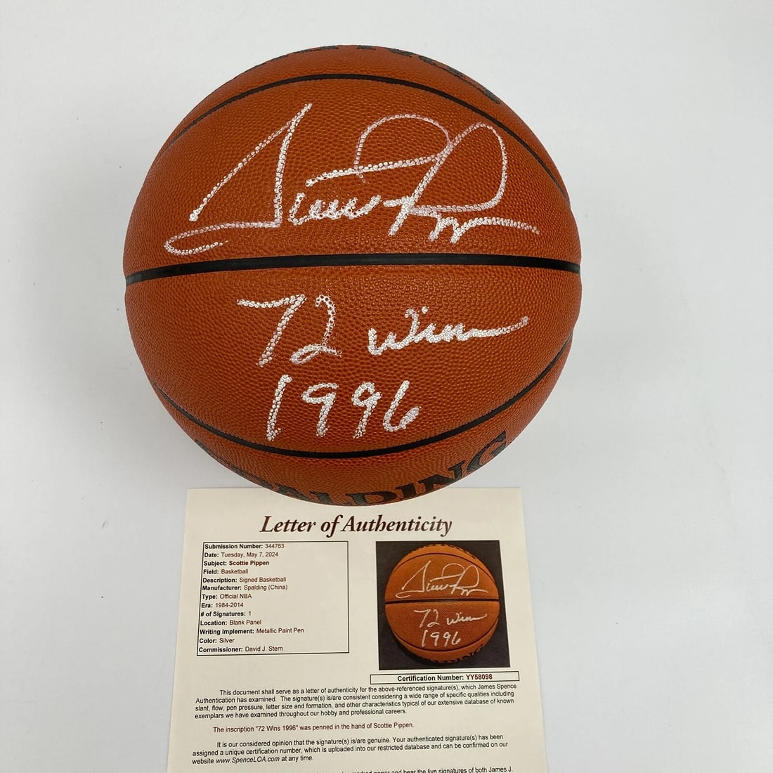 Scottie Pippen "72 Wins 1996" Signed Spalding Official NBA Game Basketball JSA (1 of 4)