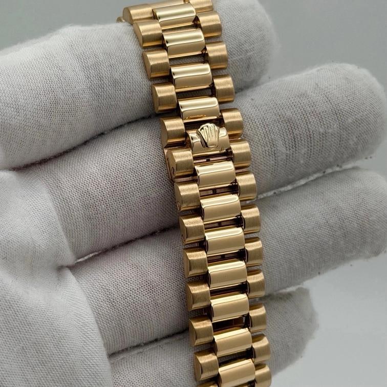 Rolex Day Date President 18348 36mm Blue Mother of Pearl Diamond Dial 18k Gold - 10