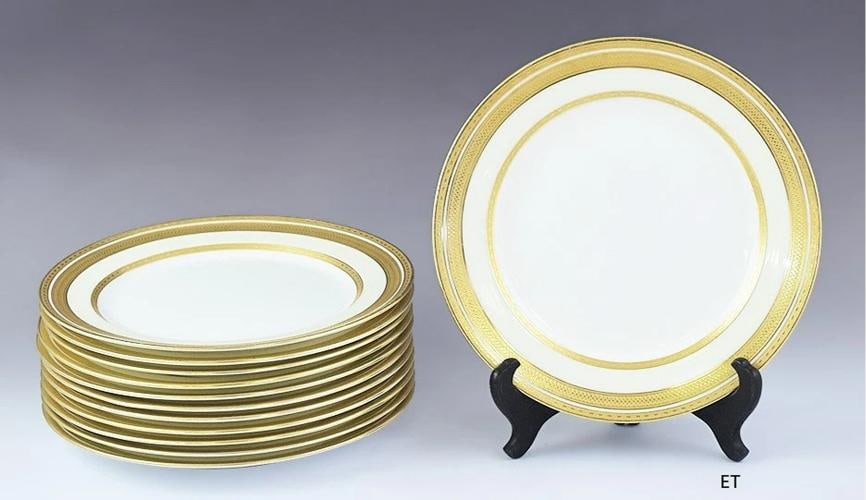 Great set 9 Tiffany & Co Lenox White Cream Gilded Luncheon Plates: a great set of 9 salad or luncheon plates, made for Tiffany & Co by Lenox. These pieces date to the first half of the 1900s. The set is made in an elegant cream, white and gold pattern, very similar t