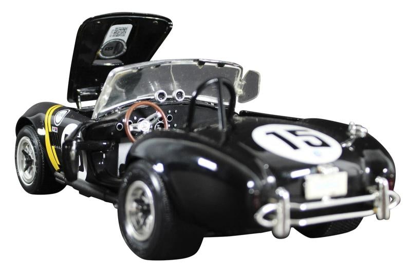 Carroll Shelby Signed 1965 Shelby Cobra 427 1:18 Scale Die Cast Car BAS - 7