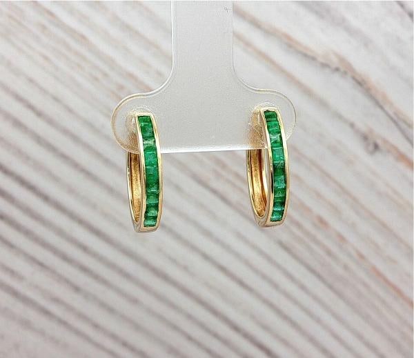 Emerald Gold Hoop Earrings In 14k Yellow Gold.: Condition: Pre-owned - Good,Antique: No,Shape: Round,Closure: Snap,Occasion: Anniversary, Birthday, Christmas, Confirmation/Communion, Engagement, Graduation, Mother's Day, Valentine's Day,