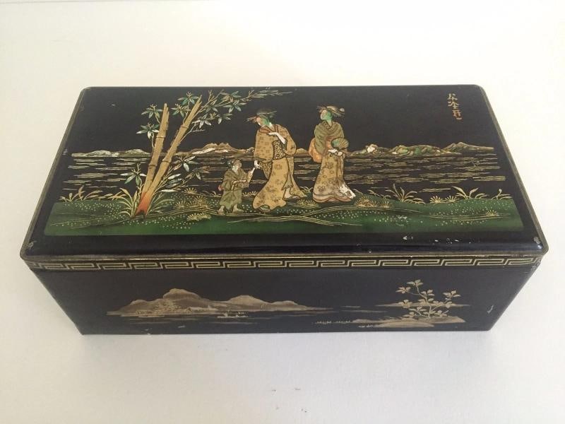 VINTAGE 1940'S COFFRET HOLLANDAIS LARGE BLACK METAL ASIAN STYLE BISCUIT TIN BOX (1 of 9)