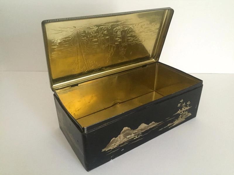 VINTAGE 1940'S COFFRET HOLLANDAIS LARGE BLACK METAL ASIAN STYLE BISCUIT TIN BOX - 4