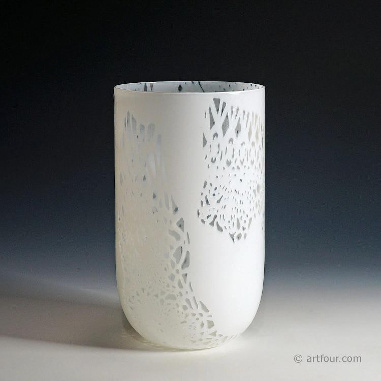 Vase Merletto, Brigitta Karlsson and Ove Thorssen for Venini 1972: Condition: Used,Brand: ArtGlass,Type: Vase,Country of Origin: Italy A large vase of the Merletto series designed by Brigitta Karlsson and Ove Thorssen for Venini ca. 1972. Manufactured in lattimo