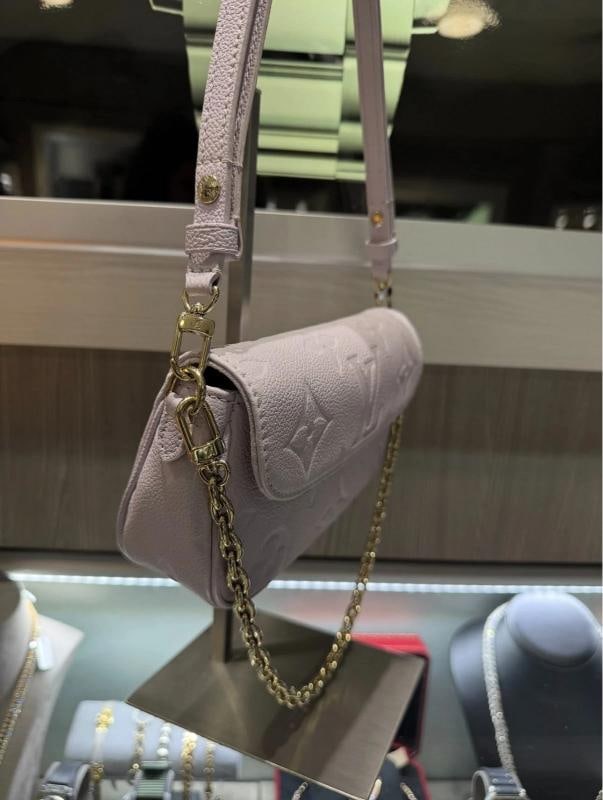 Louis Vuitton Wallet on Chain Ivy Misty Monogram Empreinte leather - 4