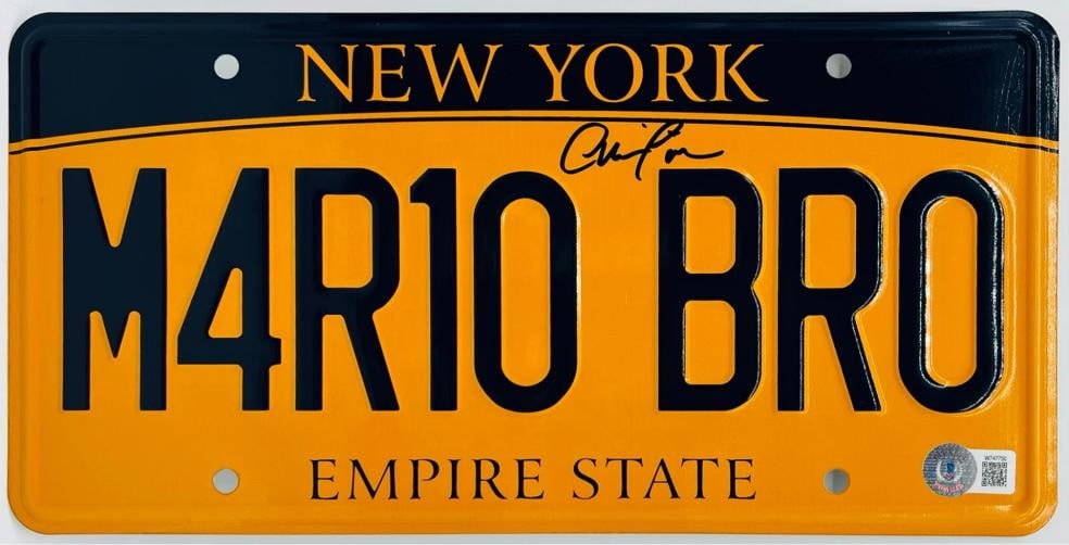 Chris Pratt Signed Super Mario Bros License Plate Auto BAS Beckett Witnessed (1 of 2)