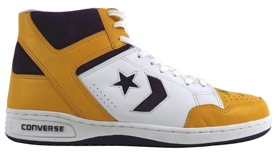 Lakers Magic Johnson "HOF 02" Authentic Signed Converse Weapon Shoes BAS Witness - 6