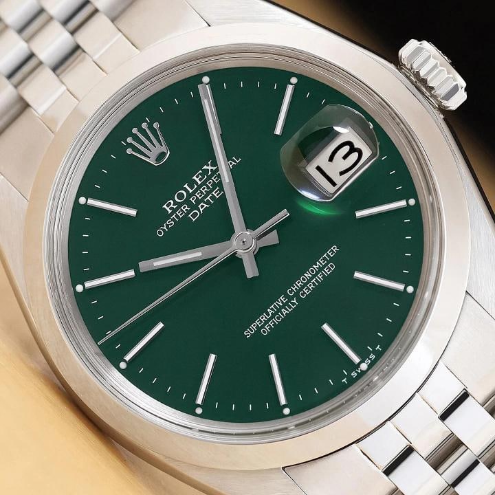 ROLEX OYSTER PERPETUAL DATE 1500 GREEN DIAL SMOOTH BEZEL STEEL 34MM WATCH: Condition: Pre-owned - Good,Bezel Color: Silver,Max Wrist Size: 7.26-7.5 in,Number of Jewels: 26 Jewels,Indices: Stick Indexes, 12-Hour Dial,Bezel: Rolex Stainless Steel Smooth Bezel,Case Thickness: