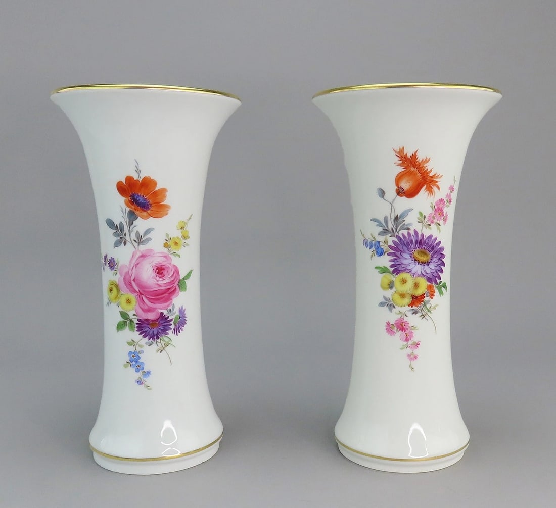 Lovely Pair Meissen Hand Painted Floral Flowers Gilt Rim Trumpet Vases (1 of 9)