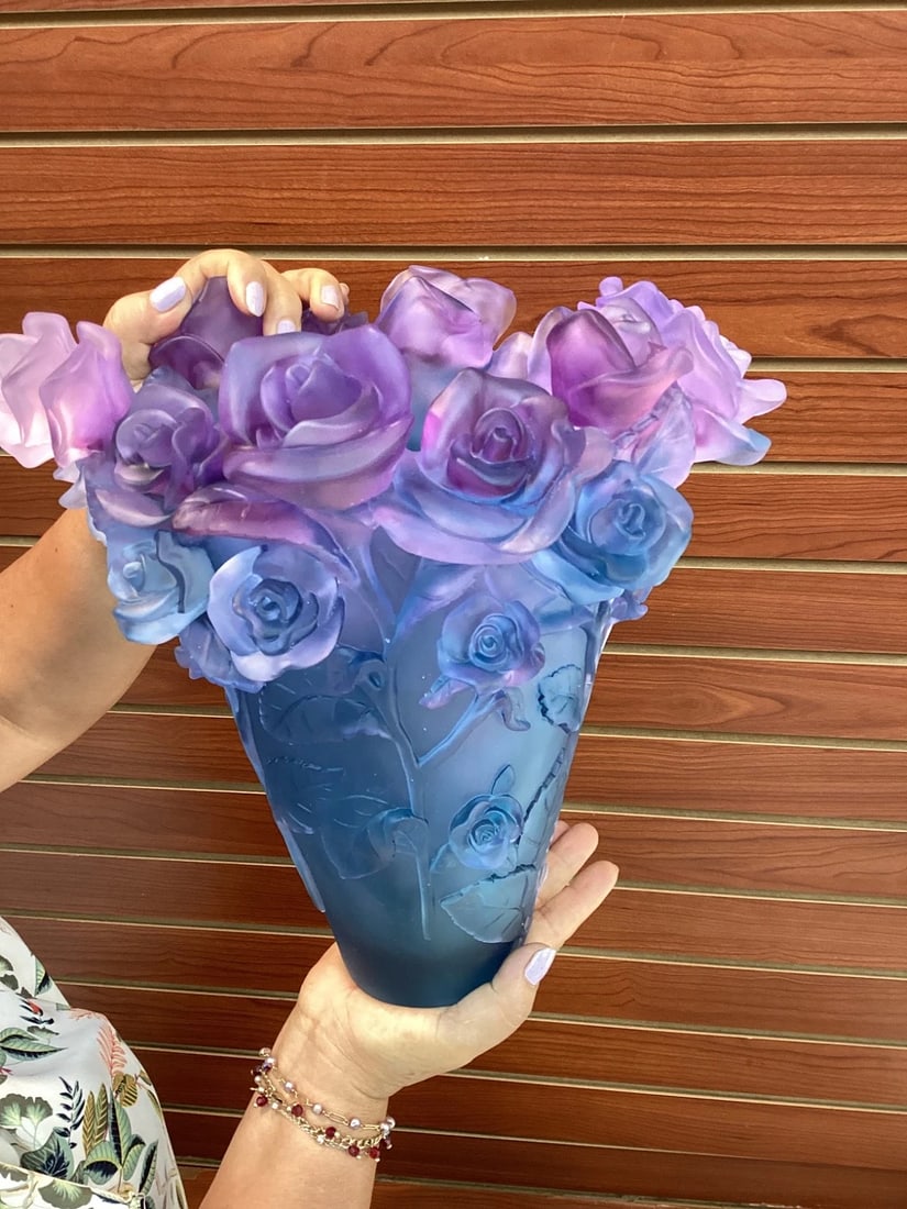 Xxxl huge heavy Art glass crystal Nancy styleDaum rose vase H12blue Ombere: Condition: Used: An item that has been used previously. The item may have some signs of cosmetic wear, but is fully operational and functions as intended. This item may be a floor model or store