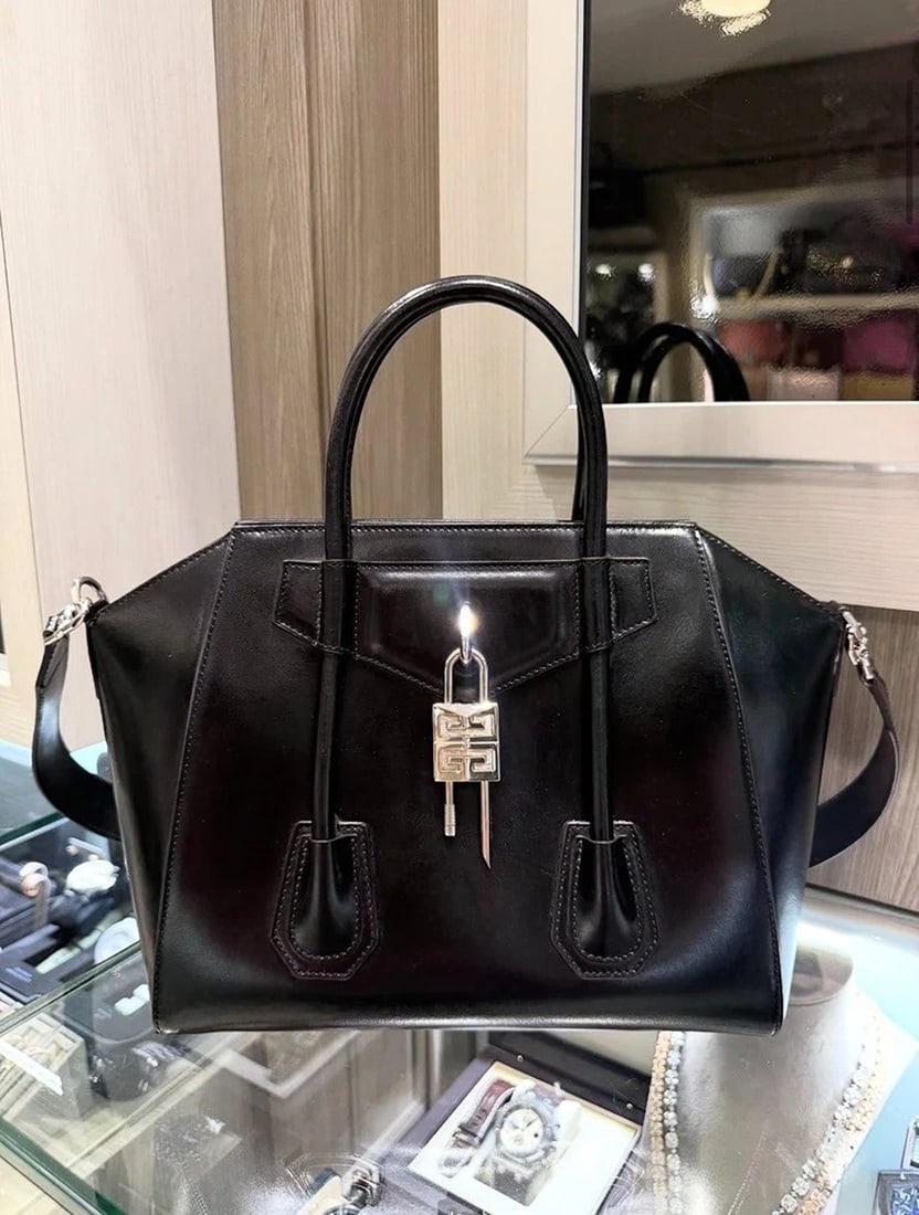 Givenchy Small Antigona Lock It Bag (2022): Condition: Pre-owned - Good,Brand: Givenchy,Department: Women,Exterior Color: Black,Style: Satchel/Top Handle Bag,Exterior Material: Shiny box calfskin leather,Country of Origin: Italy