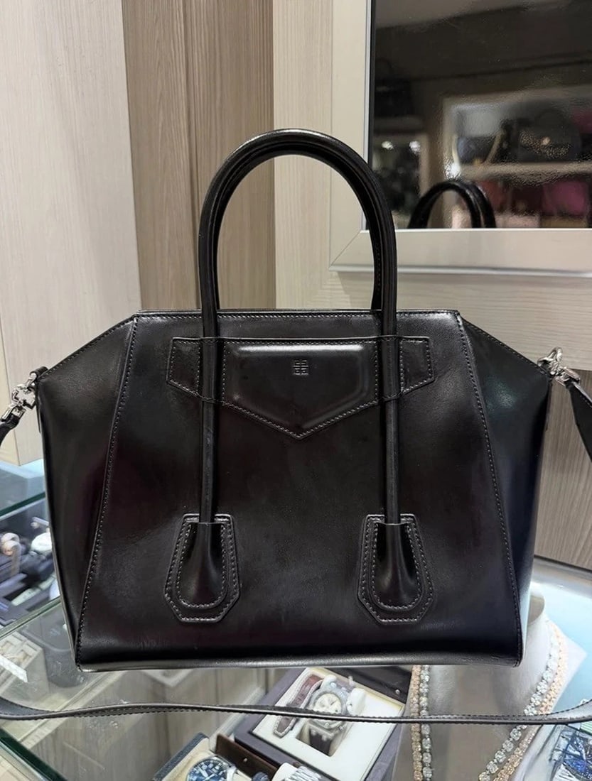 Givenchy Small Antigona Lock It Bag (2022) - 2