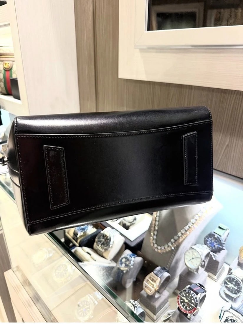 Givenchy Small Antigona Lock It Bag (2022) - 5