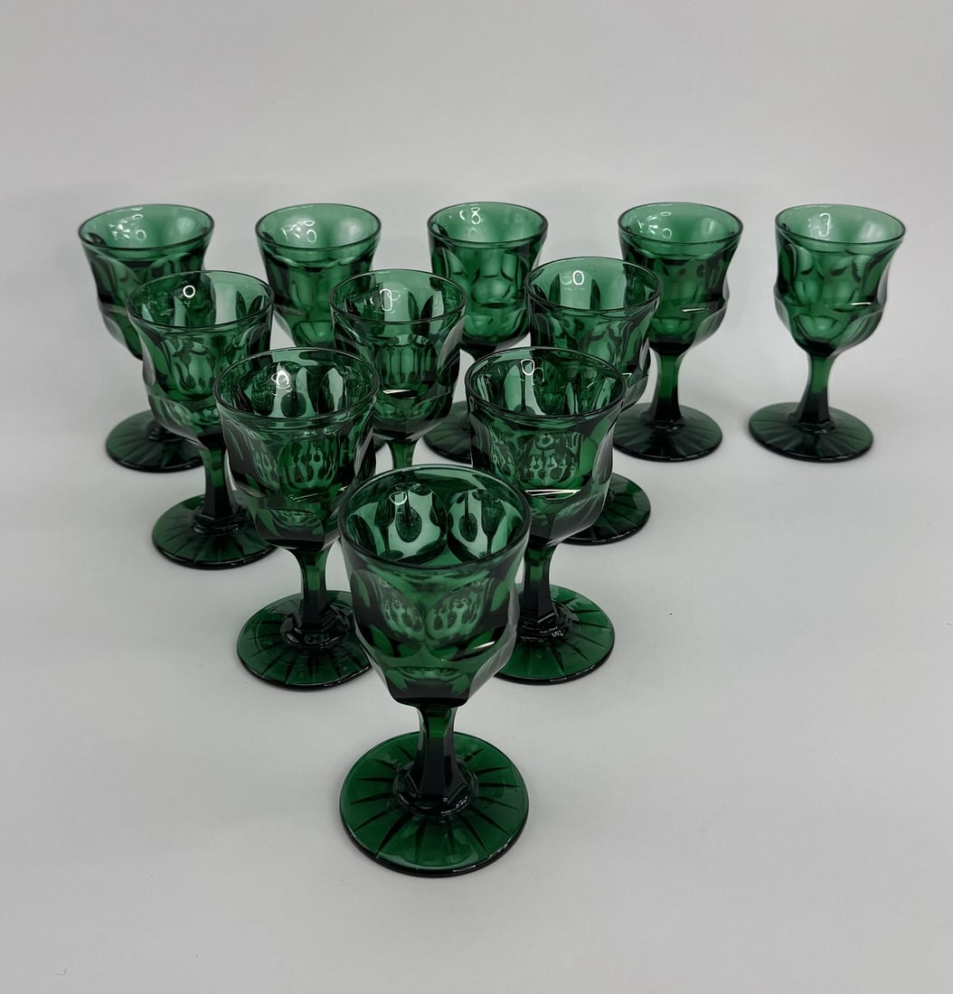Lovely Set 11 Antique Green Cut Paneled Glass Cordial or Wine Glasses Stemware (1 of 7)