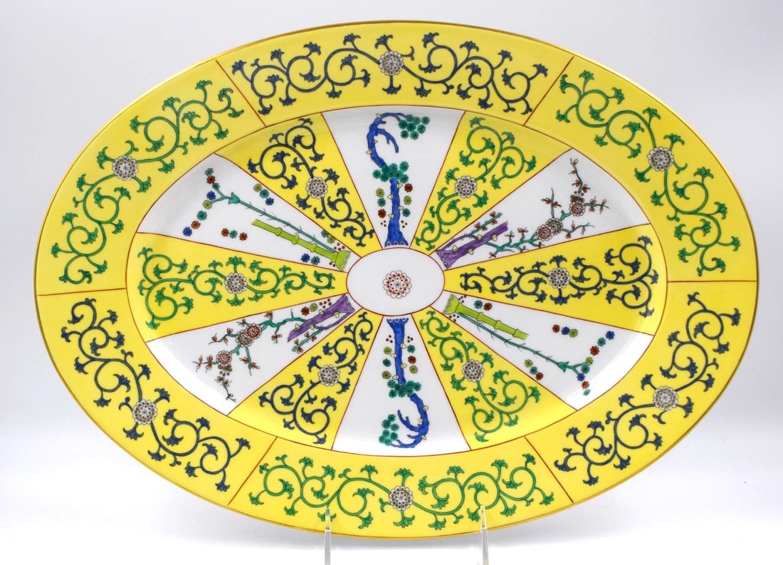 Herend Hand Painted Yellow Dynasty Large Platter 17Inch: Measures 1 1/2" high by 12 1/4" wide by 17" long. Condition: Used,Brand: Herend,Type: Platter,Care Instructions: Hand Wash Only,Color: Yellow,Features: Hand Painted,Material: Porcelain,Country of Orig