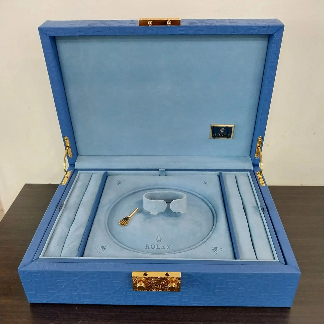 Rolex Presentation/Storage Display Box: Condition: Pre-owned,Capacity: 1-3 Watches,Brand: Rolex,Type: Presentation Box (Multi),Color: Blue,MPN: 510001, 51.00.01,Material: Leather,Brand: Rolex,MPN: 510001, 51.00.01,eBay Product ID (ePID): 15