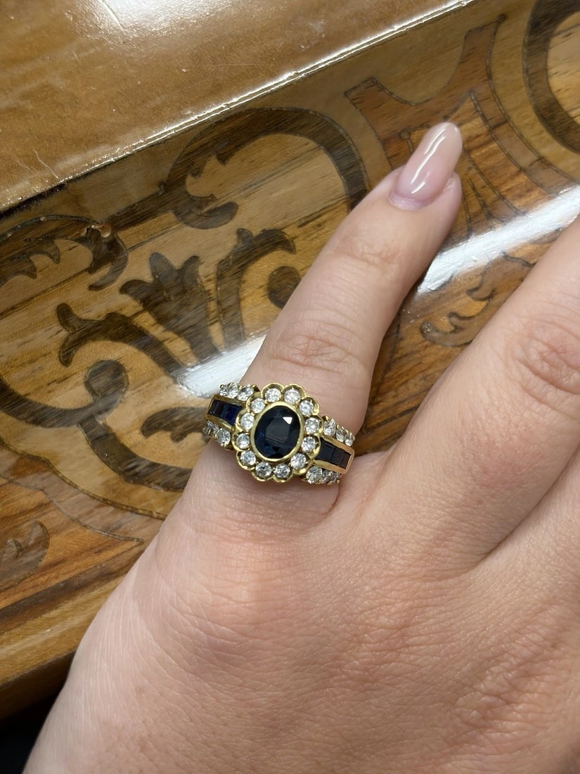 CARTIER 18k Yellow Gold, Sapphire & Diamond Cluster Ring Vintage 1980s: Condition: Pre-owned - Excellent: This item has been previously worn; however, it is in excellent condition. Any signs of wear should be shown and described in the seller’s listing. ,Brand: Cartier,