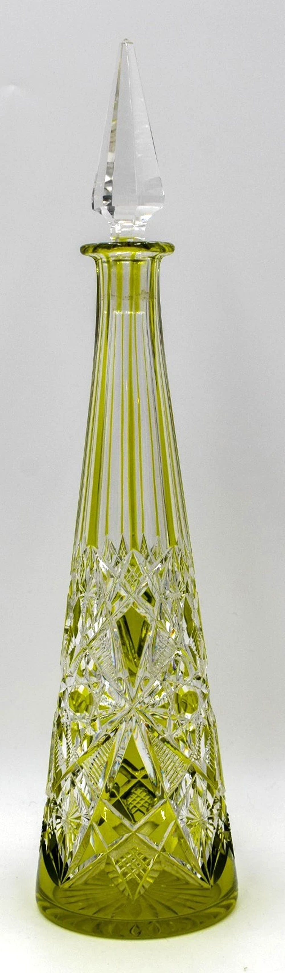 Baccarat Cut to Clear Glass Decanter Lagny - Chartreuse: Condition: Used,Brand: Baccarat,Color: Clear,Material: Glass,Production Style: Cut Glass,Type: Decanter,Country of Origin: FranceThe Baccarat Cut to Clear Glass Decanter Lagny in Chartreuse is an eleg